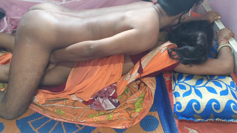 Sobha rani: jeth ji 在她的欧文房子印地语性爱视频中，热辣的新婚 bhabi 中出