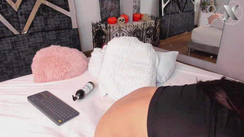 Feet Lovers club: Me Masturbo Con Los Muslos Temblando Y Los Ojos En...