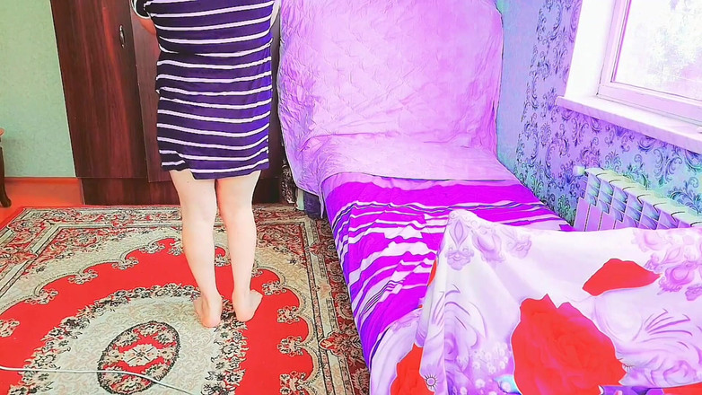 Kitty_Cross: Götlü travesti: büyük, güzel götümü stil olarak sallıyorum!