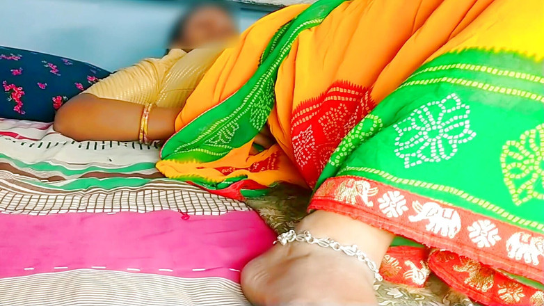 Rakul008: Bett im bett mit dem hungrigen Desi Riya Bhabhi moining,...