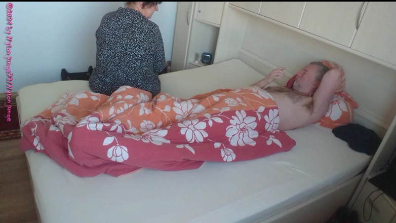 NylonjungeCarmen: Şişman orta yaşlı seksi kadın ile ateşli seks toplantısı 1 ** soyunuyor **