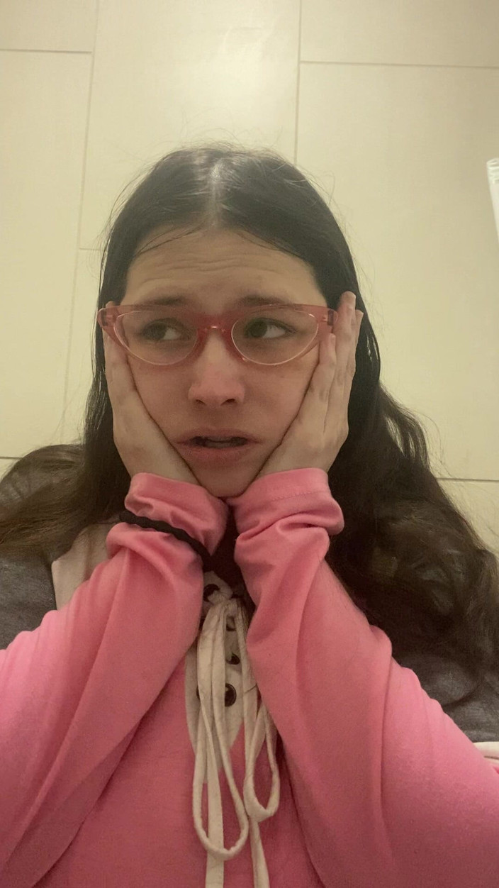 MissChrystalline: 聊天，性爱谈话，看我的胸部和阴户