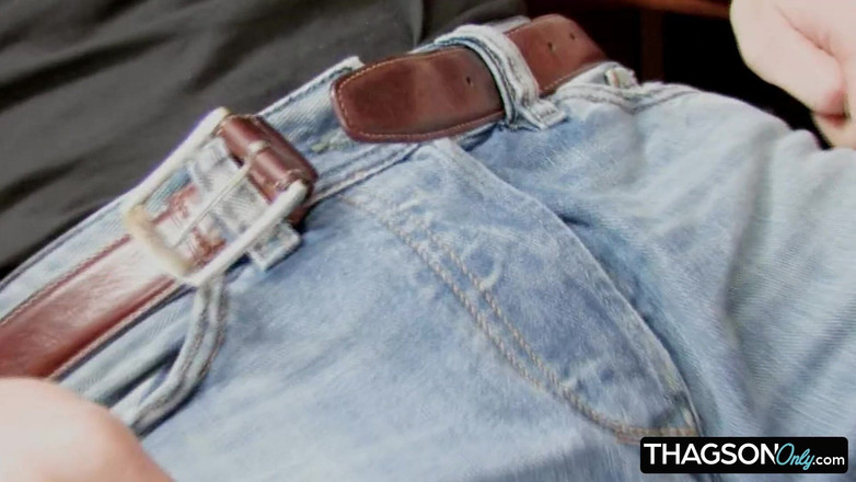 THAGSON ONLY: Dampfiger dreier mit blondine und brünettem schätzchen