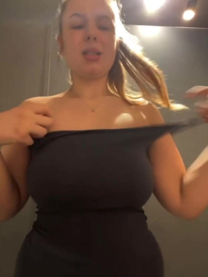 JuiceLussie: Masturbate in the Public