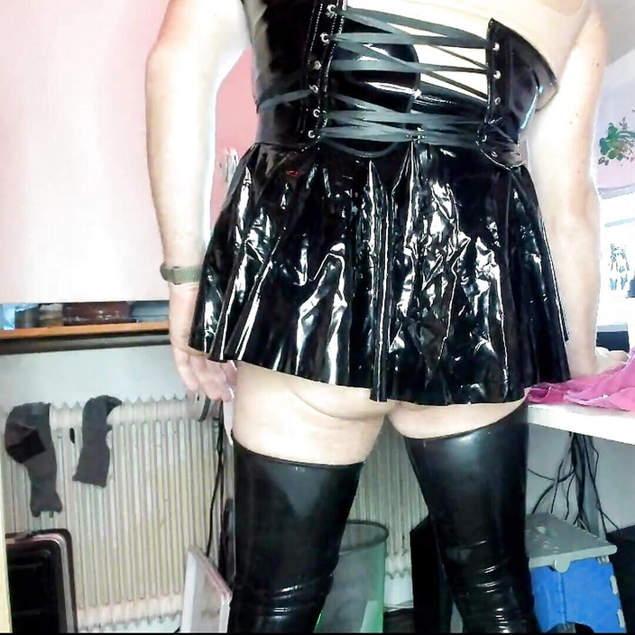 One2chris: 第一次伸展 2024 热身与一些中型假阳具