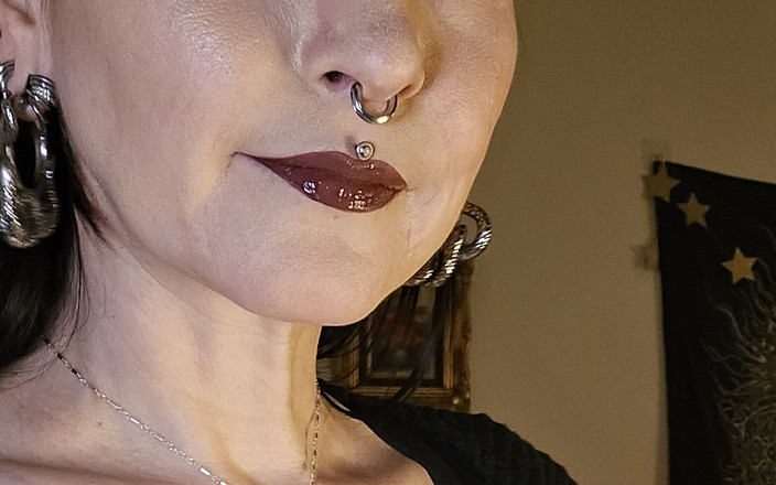 Rayven Rue: Ho solo tradito un po', prometto!