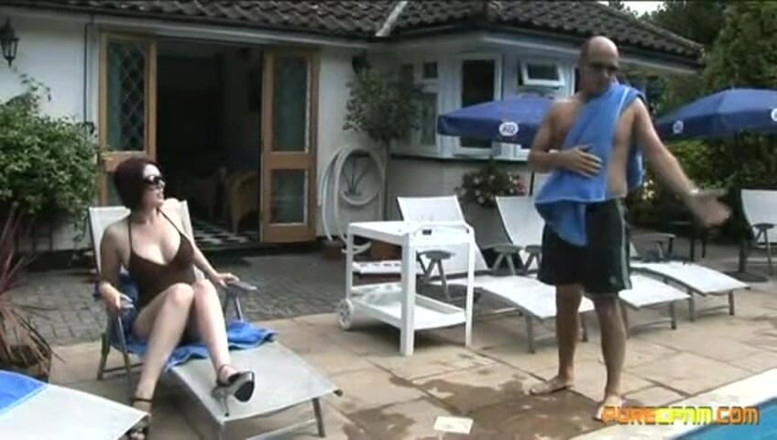Pure CFNM: Jerking in the Pool