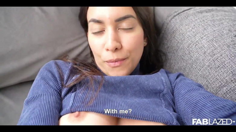 Fablazed: Это включает меня говорить с вами и мастурбировать! Я кончу для тебя!!