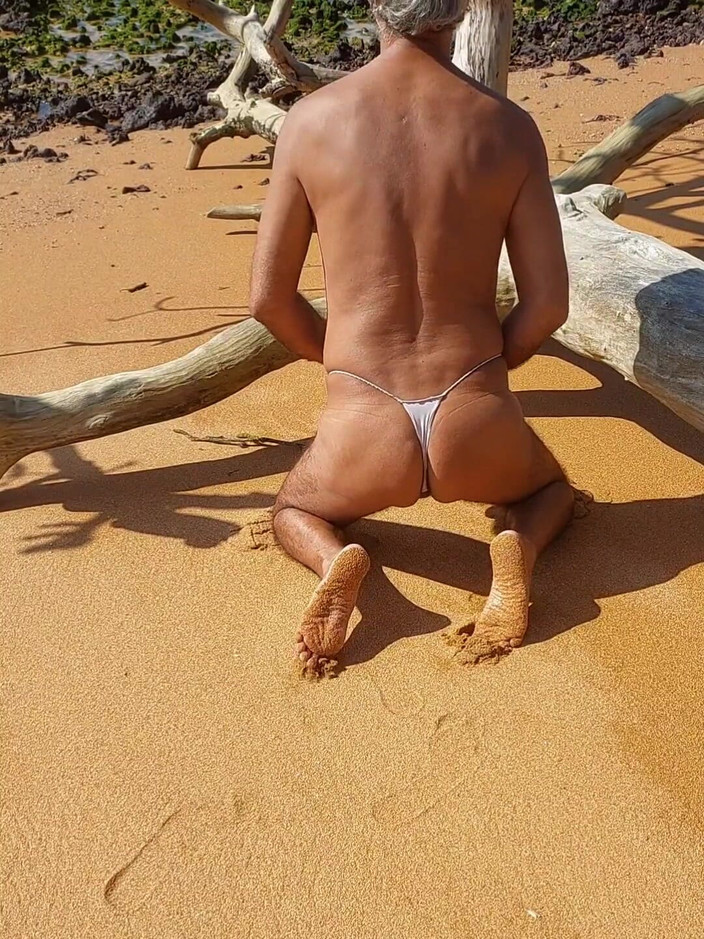 Ladysilvas: Ladysilva My Big Ass on the Beach