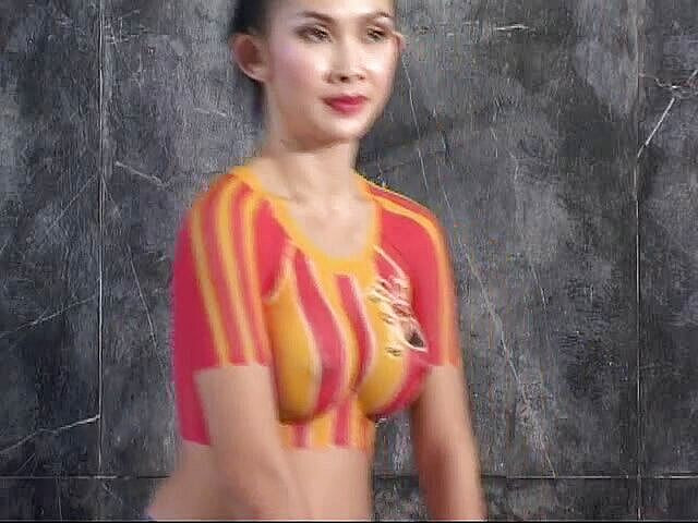 Asian Cuntz: Fotí fotbalové holky