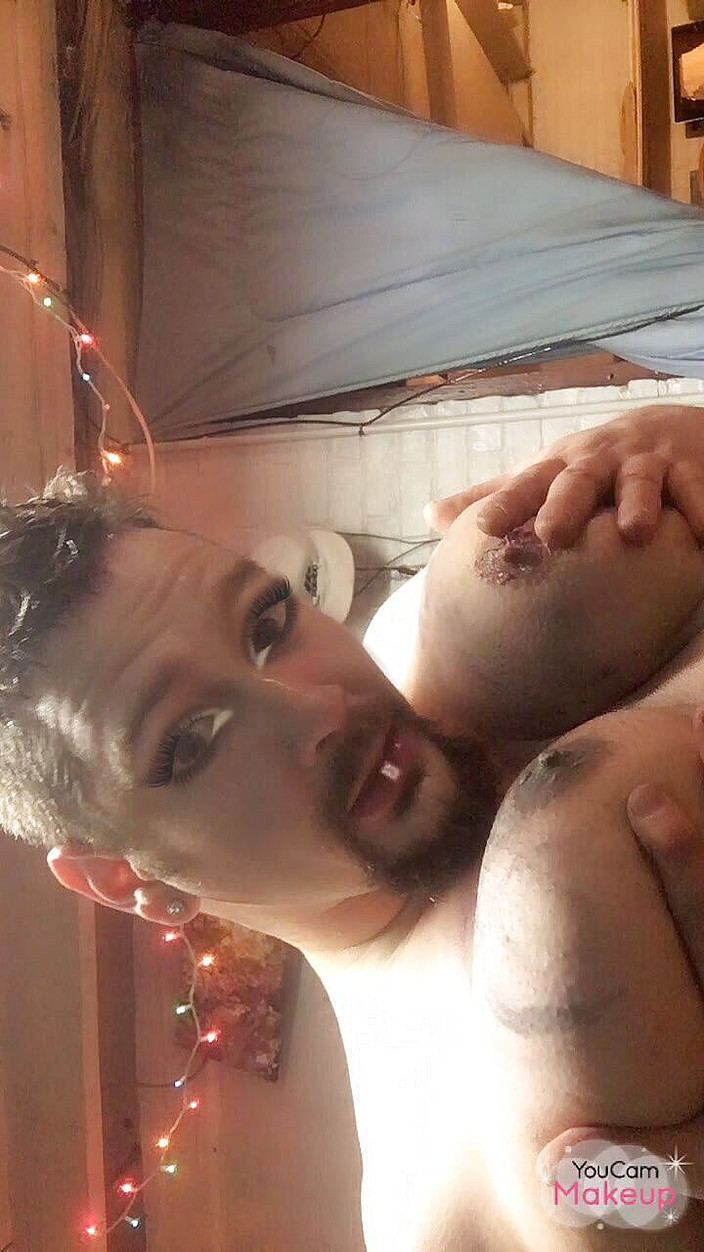 King Of Crossdress: Gardło