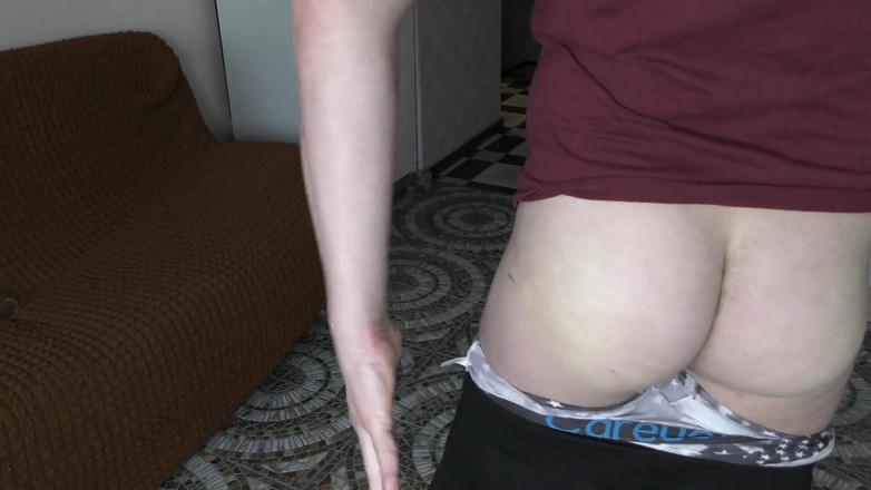 Artem Suchkov: Lelaki aktif menunjukkan pantatnya - Artem Suchkov