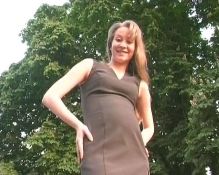 Angel slut 2022: Italienerin mit nasser muschi masturbiert und genießt sc 1