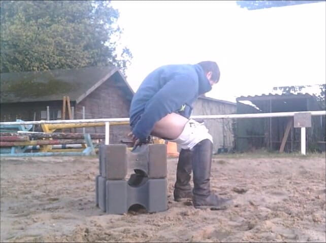 henry029: Dildo in the Riding Arena