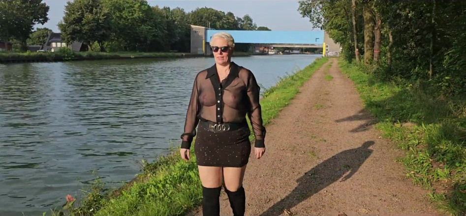 UserBitch1: Sul Canale Mittelland mi ha scopato il vibratore