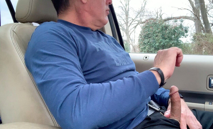 TJenner: 나는 너무 흥분했다, 나는 저크 오프 한적한 주차장에 내 차를 주차. 나는 좋은 지팡이와 정액을 가지고 있었고, 언어도 있었다.