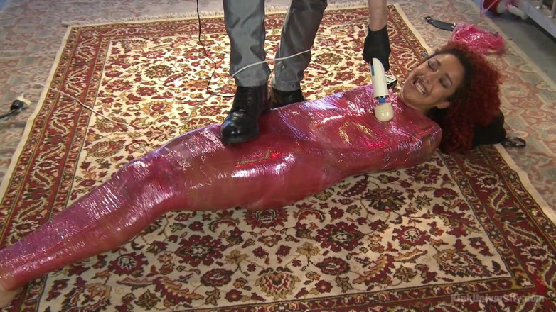 Kink University: Gioco bondage di mummificazione
