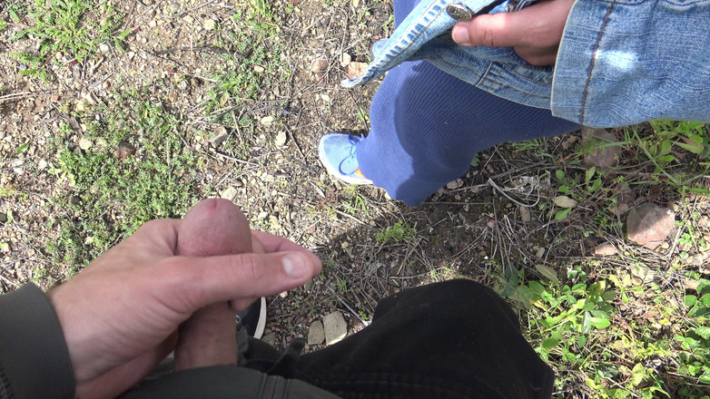 Souzan Halabi: 공원에서 발정난 배다른 아들을 따먹는 찐 계모