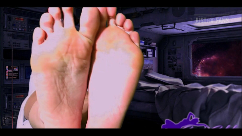 FondaDix: Vault Release Space Princess Foot Worship