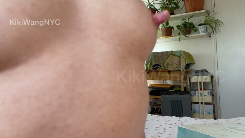 KikiwangFTM: Asiático Ftm Aceitado Primer Plano Pezón Bombeo Y Copa
