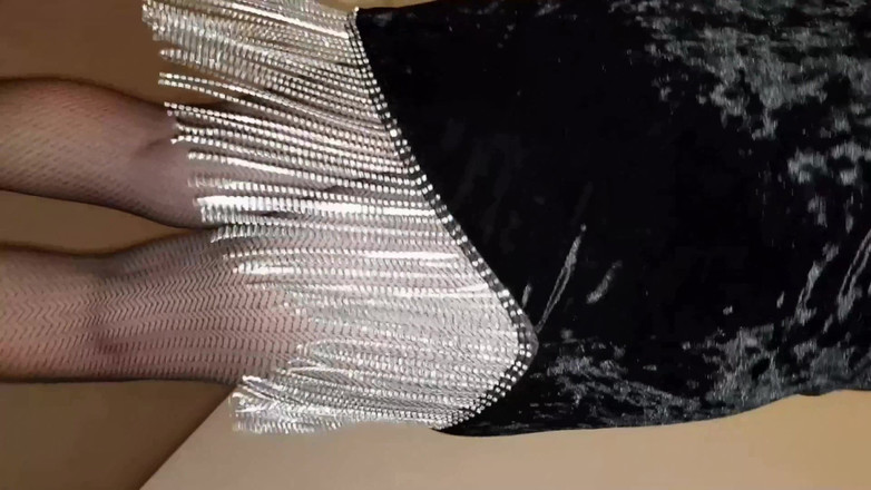 Dani Leg: Dani Cums Big v sexy černé síťce