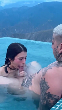 Tinder Date Ends in Outdoor Sex with Chicamocha Cannon in the Background