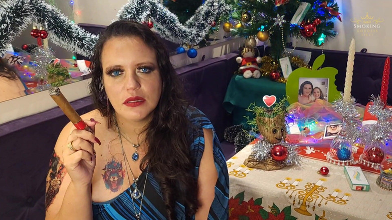 Lilli Cukierek Cox: Lilli merokok cerutu Nikaragua