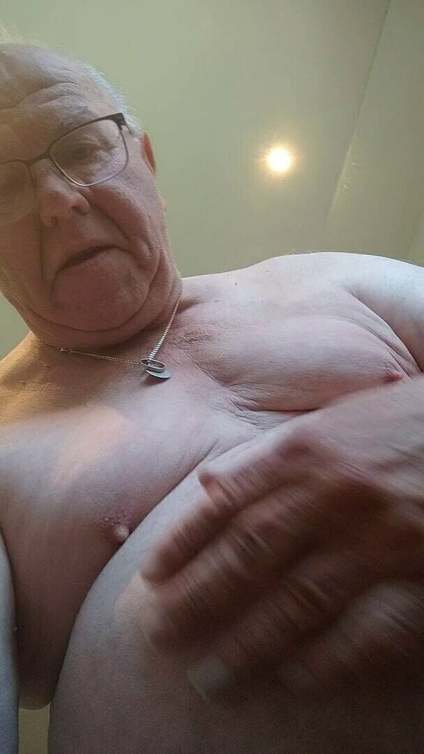 Karlchengeil: Setkání s mým novým přítelem - opasek!