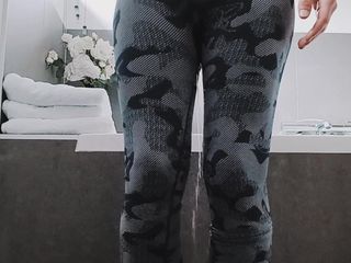 The wet show: Oops my legging