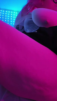 BBW Britney Wannabe Rides the Fuck Machine Until She Breaks