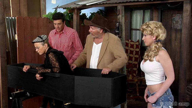 Adventures In Pornland: Beverly Hillbillies XXX: Una parodia XXX - S4 - Kagney Linn Karter,...