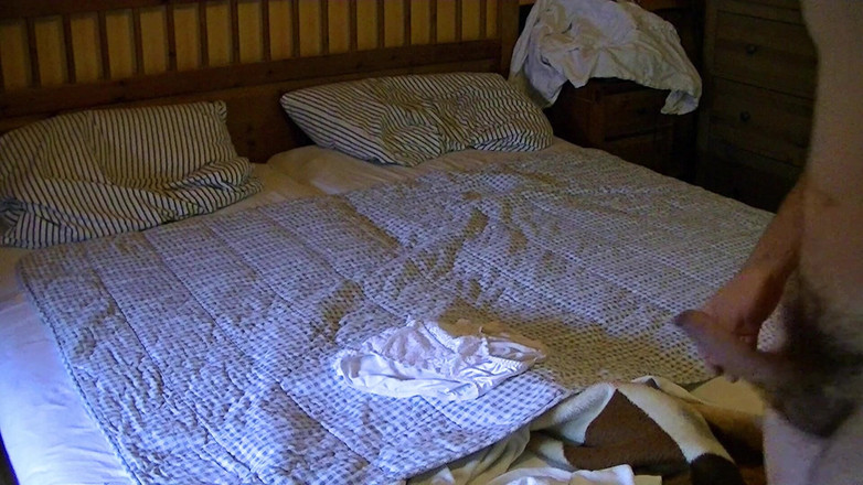 Mark Hannes: Withe Satin Slip Hump Buckel Masturbation