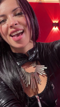 변기처럼 입에 사정하는 걸 좋아하는 Anitta