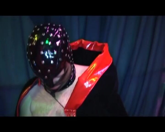 Deutscher hardcore: Masked German Bitch Enjoys Hot BDSM Fuck