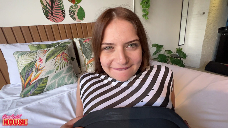 CuckoldHouse: Cuckold-haus-duo fickt alle löcher einer untreue und versauten freundin