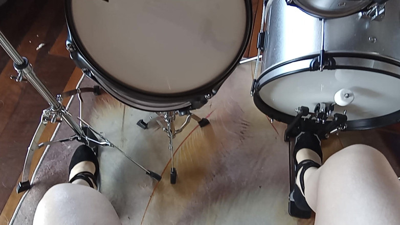 Mois Fantasys: Practică pe Setul de Tobe