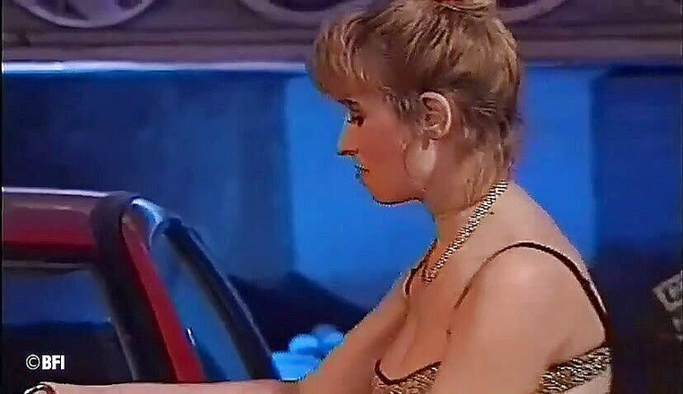 Slave Seks: ラフシリーズ043 - 女王様虐待の自動車整備士