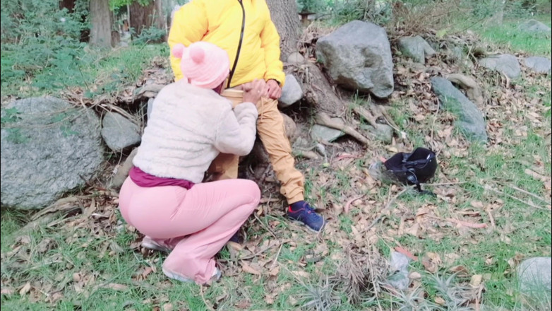 Lady: 음란한 노인의 자지를 빨고 보짓물 가득한 보지에 빨아주는 거유 밀프