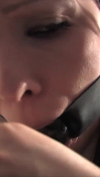 Pengalaman pertama dua Sheilas dalam BDSM