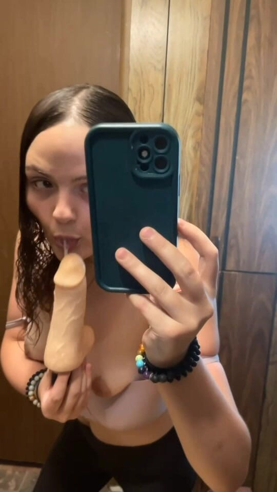 Ava Heart: I Fucked Hard on My Dildo
