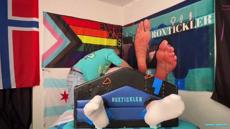 Ticklish Chubs: Ryan, poilu, se fait titiller