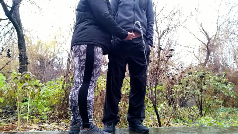 OurFetishLife: Sportovní tchyně po běhání v parku má pohled na čůráka zetě