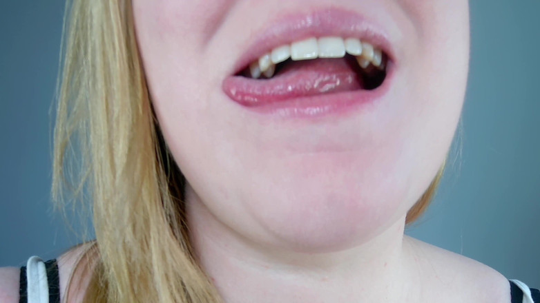 Julie_Bliss: Uriașa Julie Bliss - Îl micșorează pe fratele vitreg