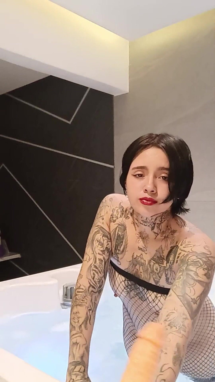 Dalyla: Tú Llamada Favorita/ Latina Caleña Arrecha Se Toca