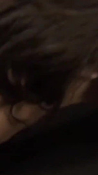 Zondigende brunette moest gloryhole bekennen
