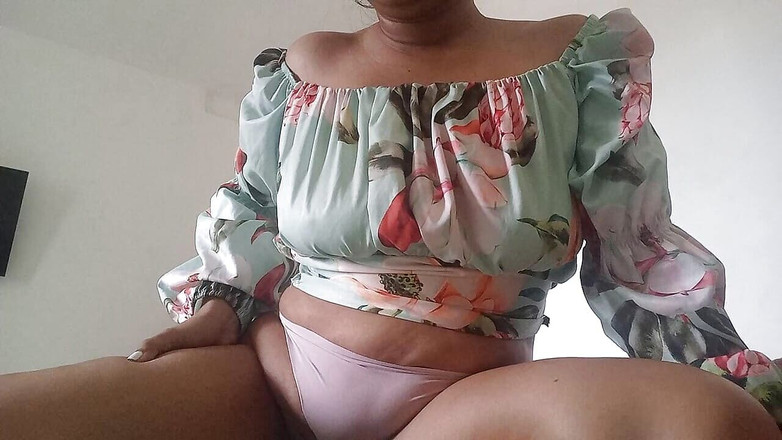 PATY PATY: Ayo sentuh aku ayah menjelajahi seluruh tubuhku dan memijat memek...