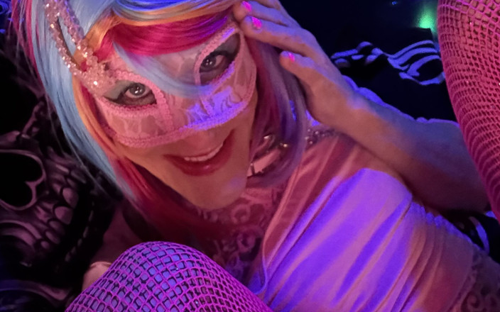 Cassy cash: CD Sissy Cassy Cash Strokes Her Big Cock