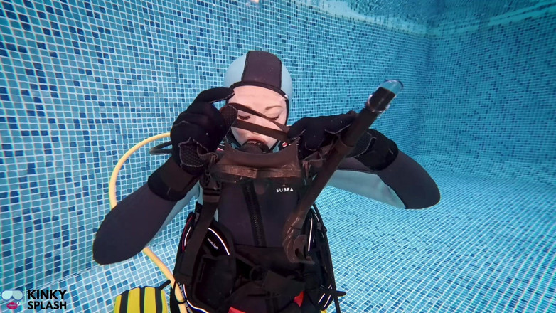 UKCuteGirl Lucy Lauren: Scuba Skills Underwater Training Session