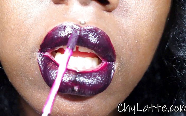 Chy Latte Smut: Применение ягодной губной помады - без звука -