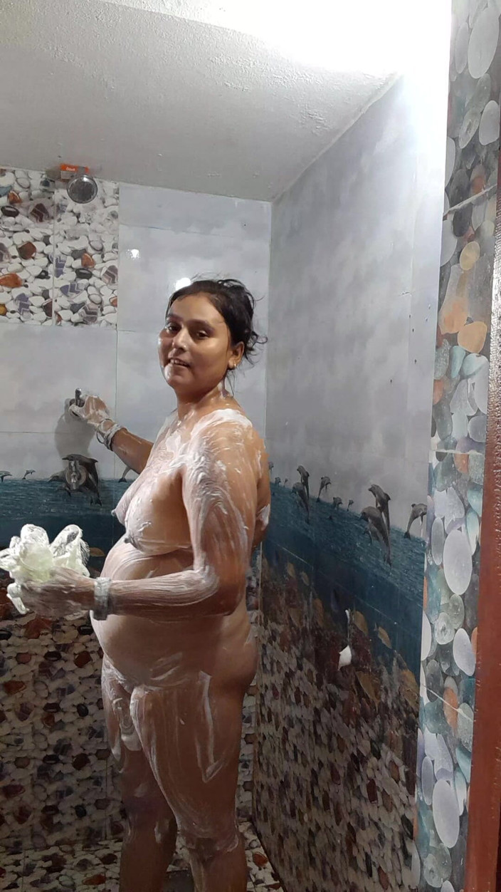 Puja555: Indiana tomando banho